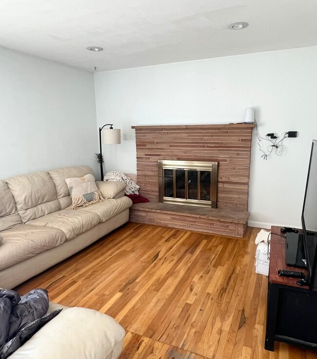 Foto del edificio - 1309 S Vermont Ave