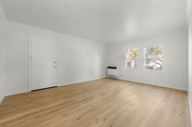Building Photo - 8734 Belford Ave