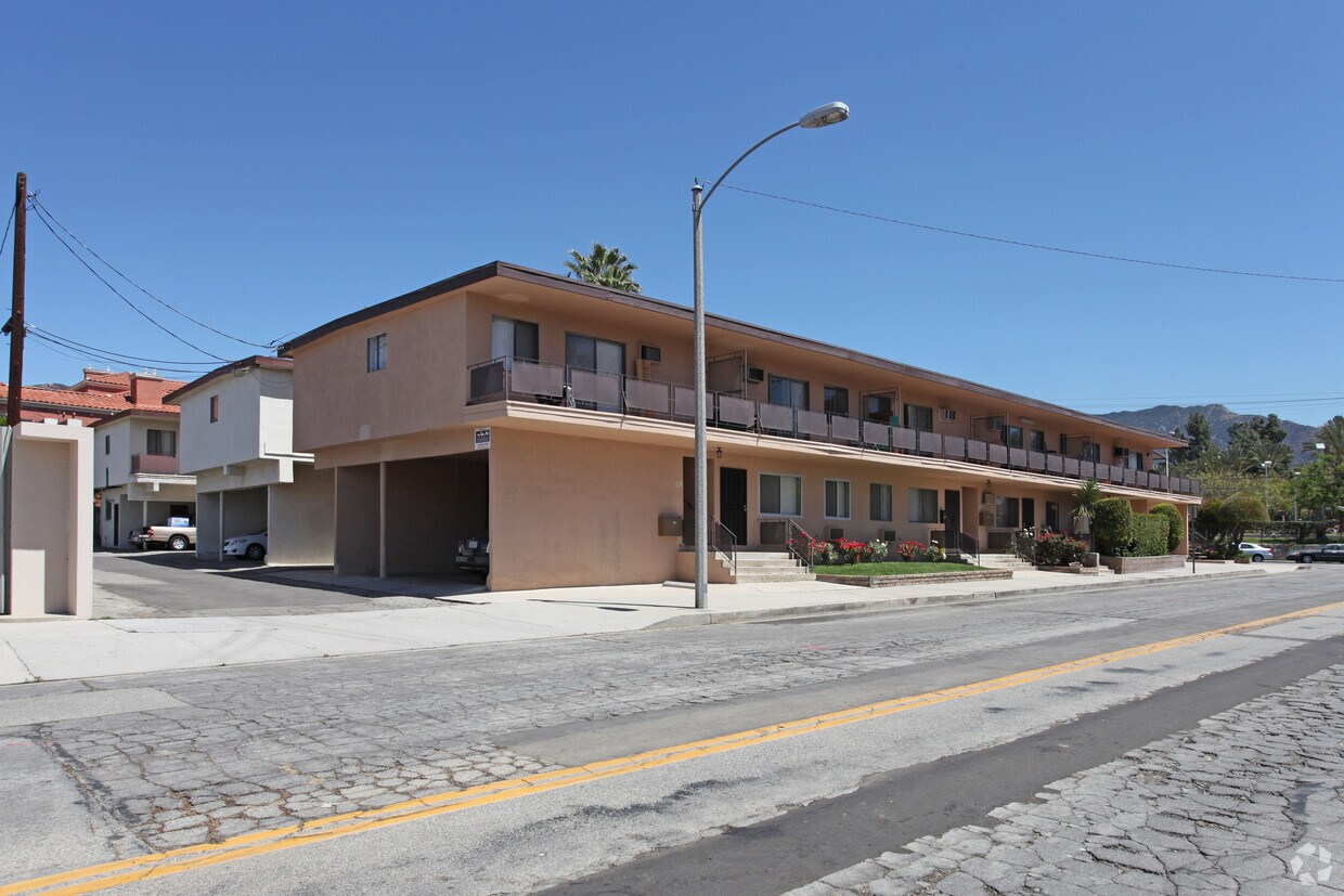 Building Photo - 1501 Scott Rd