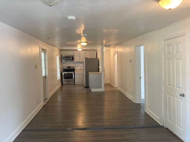 Foto del edificio - 2209 Royall Ave