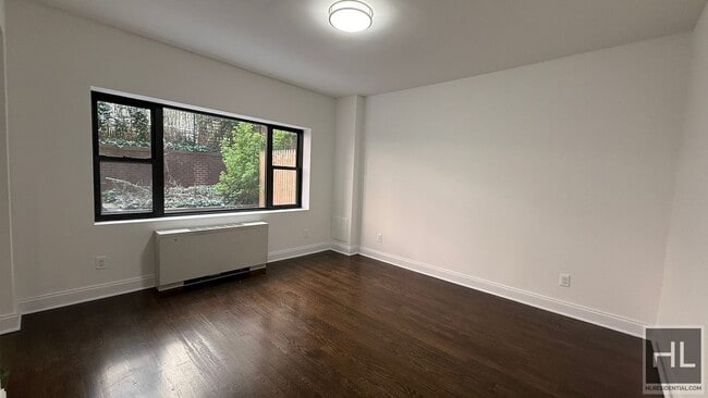 Building Photo - EAST 56 STREET
