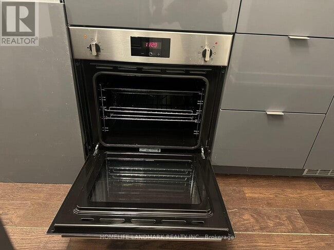 Building Photo - 7 Grenville St