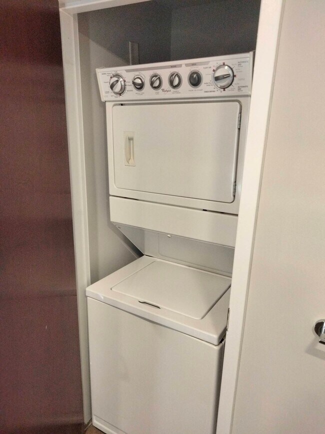 Building Photo - 52 Imlay St