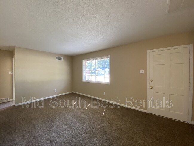 Building Photo - 4088 Cottonwood Rd