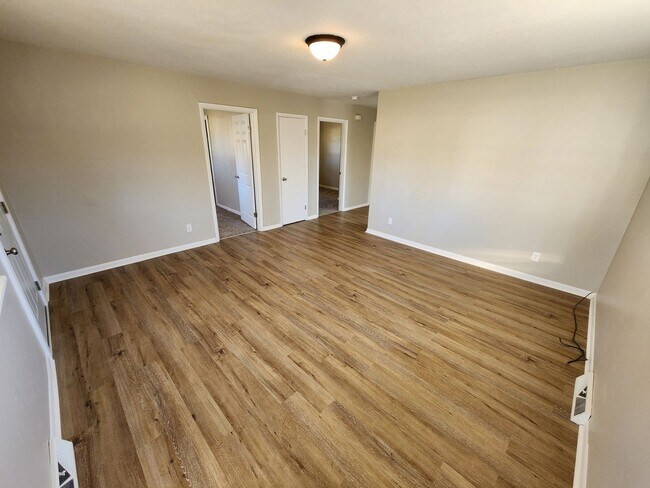 Foto del edificio - Spacious 3-Bedroom, 1-Bathroom Home AVAILABLE NOW!!