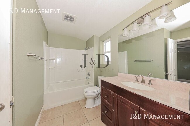 Foto del edificio - 2676 Wind River Rd