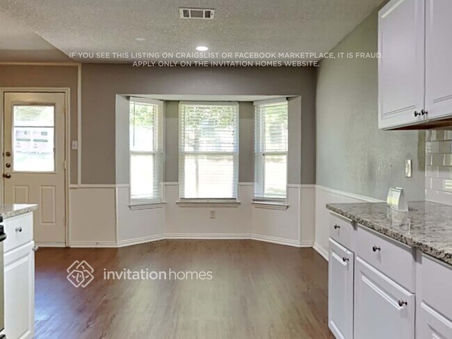 Foto del edificio - 6476 Green Ridge Dr