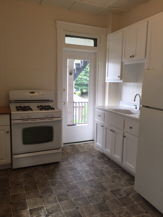 Foto del edificio - 637 5th Ave