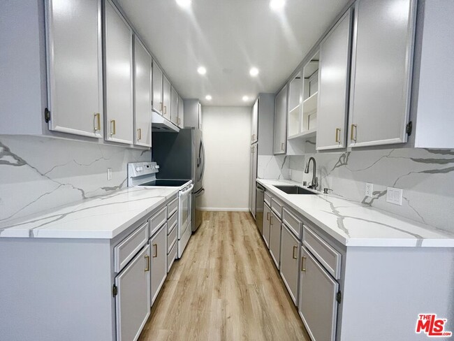 Building Photo - 1750 Camino Palmero St