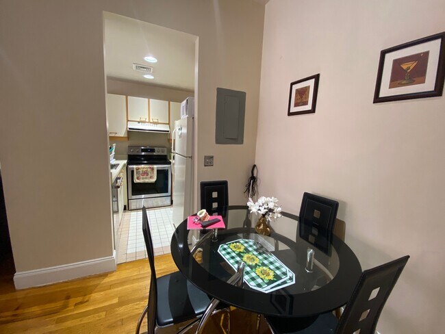 Dining area / kitchen - 42 Worcester Sq