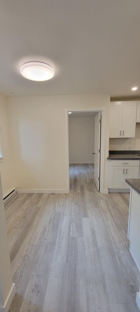 Building Photo - Edmonds 1 Bedroom 1 Bath Cottage