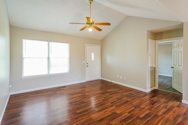 Building Photo - Adorable 3 Bedroom in Springfield