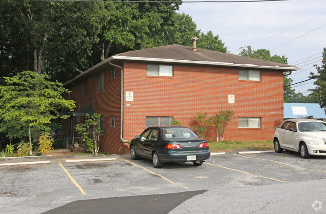 Building Photo - Oak Forest