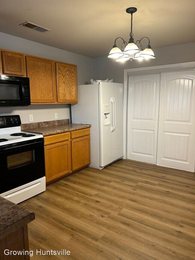 Building Photo - 3 br, 2 bath House - 200 Cloverbrook Drive