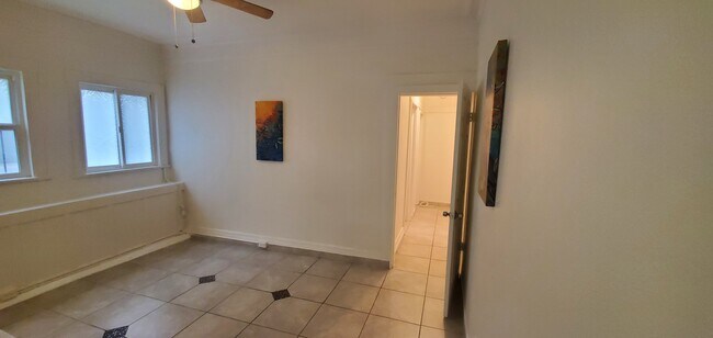 Foto del edificio - 16 Thornton Ave