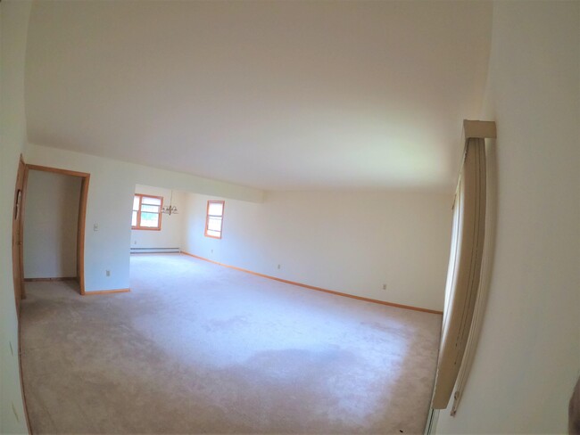 Building Photo - 404 Jackson Ave