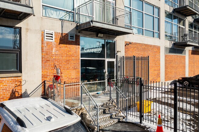 Entrance - 627 Alexandrine St