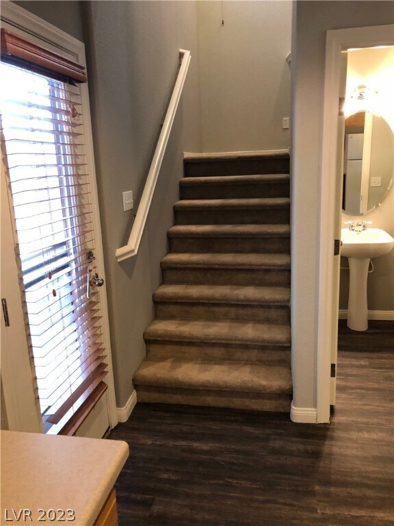 Foto del edificio - 6061 Aripeka St