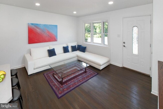 Foto del edificio - 9802 Lomond Dr