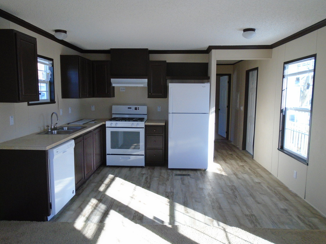 Cocina amplia - Springport Mobile Home Park