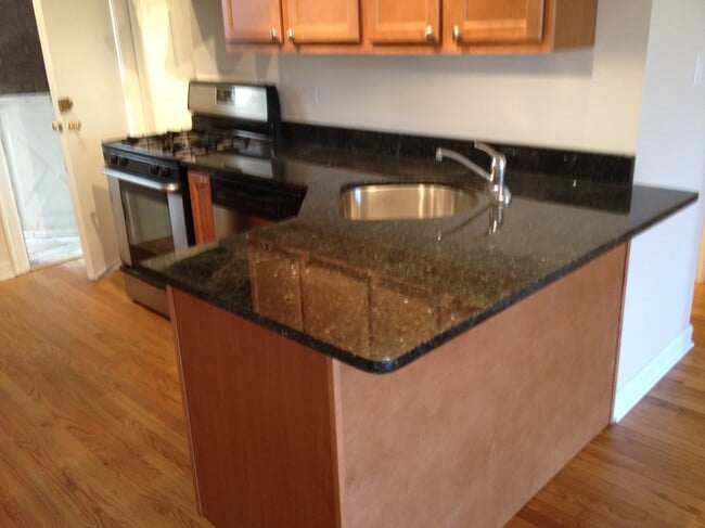 Foto del edificio - 4203 N Winchester Ave