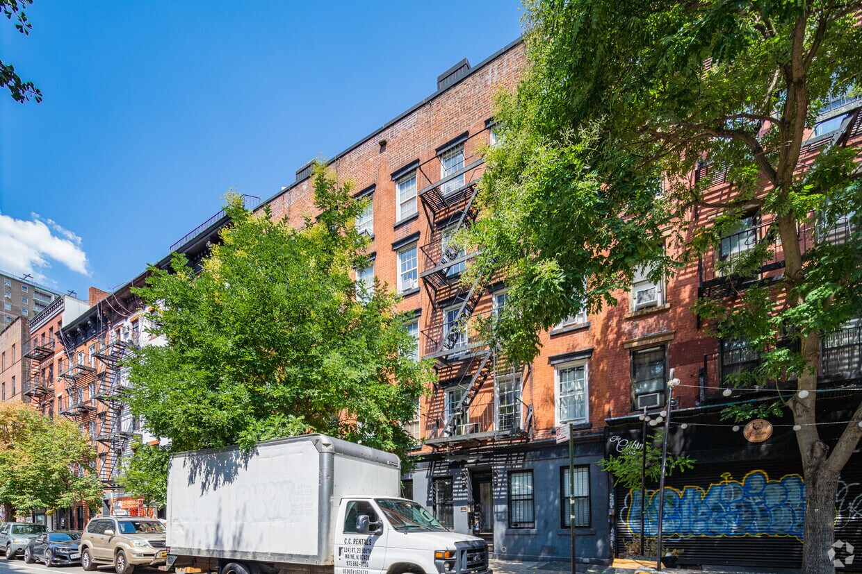 203 E 4th St New York, NY 10009 - 203 E 4th St