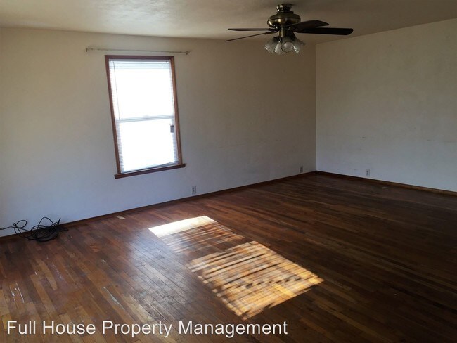Building Photo - 2 br, 1 bath House - 1848 E. Springville
