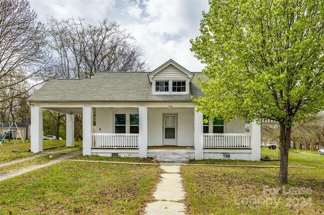 Foto del edificio - 460 Arch Dr