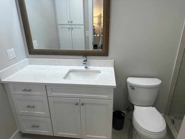 Building Photo - Renovated Condo. Prime Marco Location. Uti...