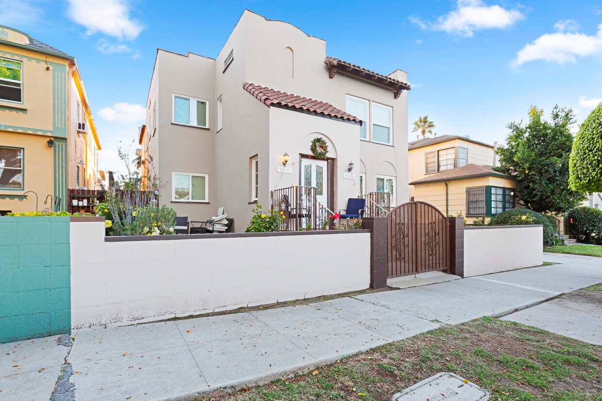 Foto principal - 518 N Genesee Ave