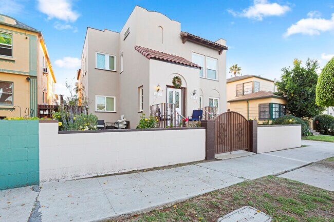 Building Photo - 518 N Genesee Ave