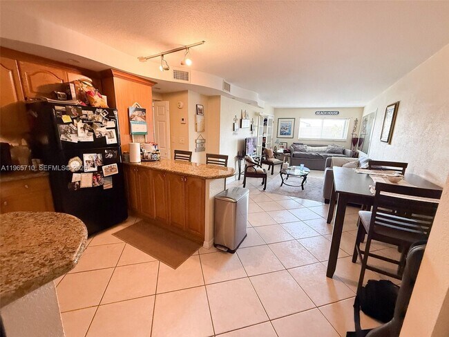 Foto del edificio - 1967 S Ocean Blvd