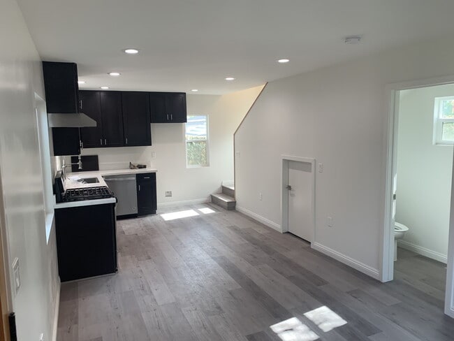 Building Photo - 5433 E Abbeyfield St