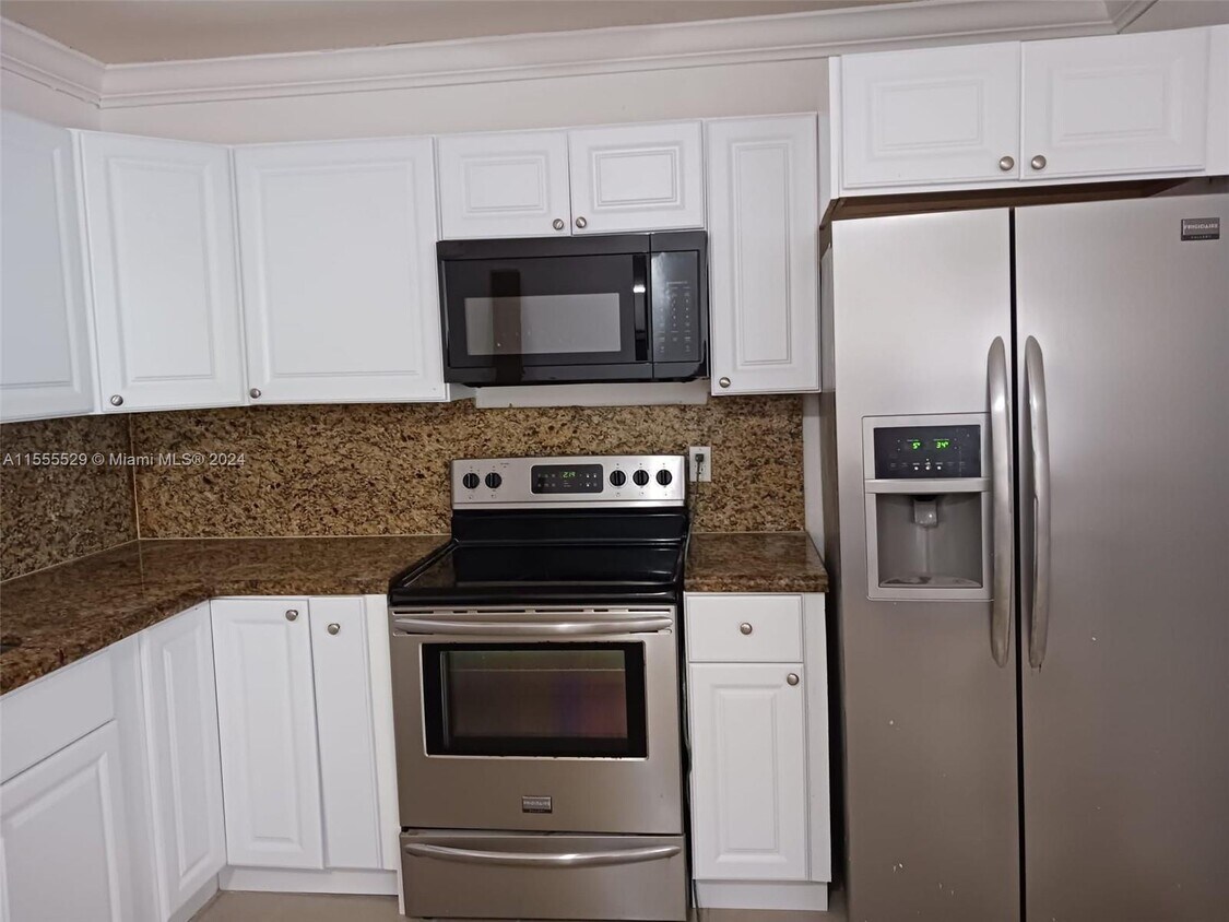 Foto del edificio - 5796 SW 5th St