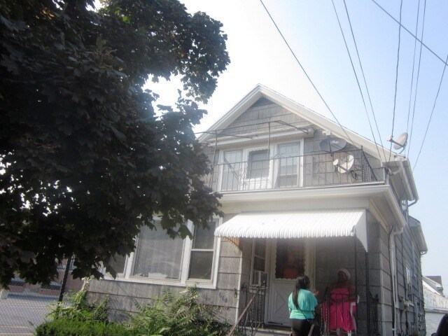 Building Photo - 614 Highgate Ave