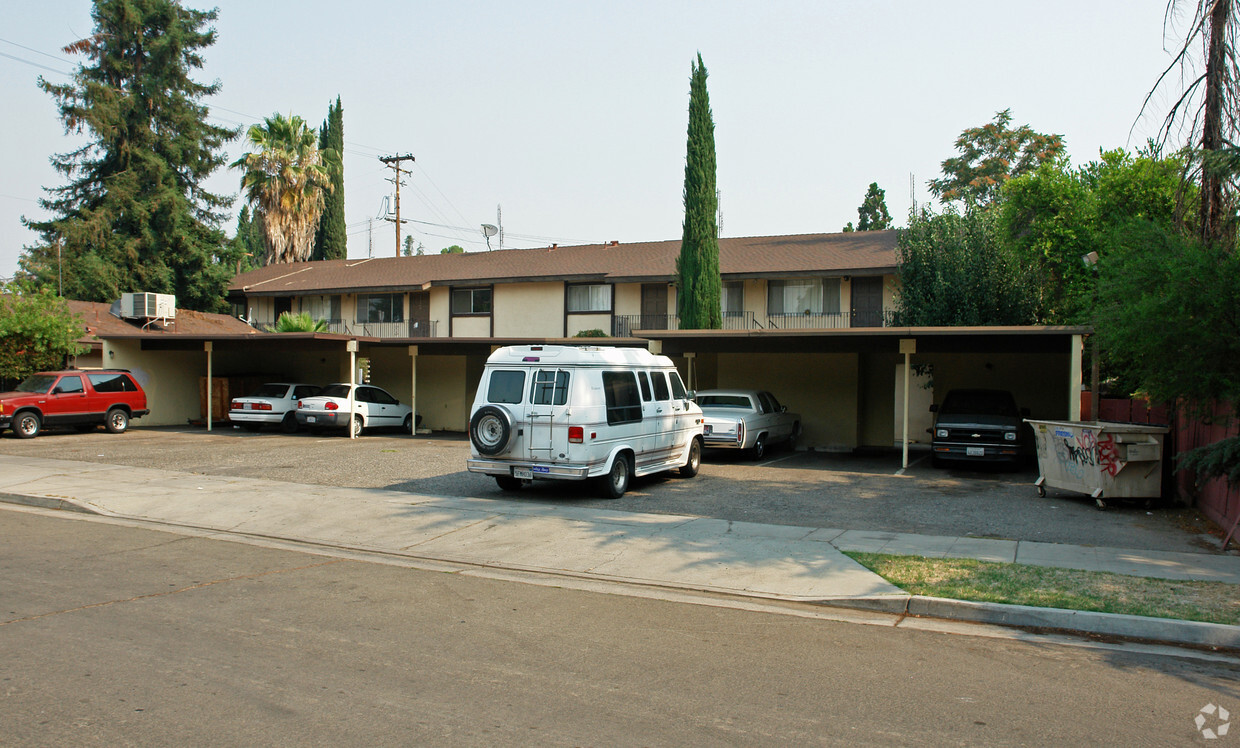 Building Photo - 2720 N Wishon Ave