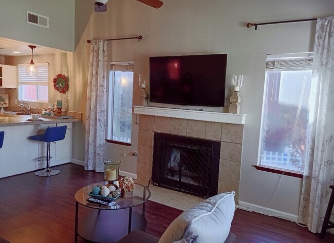 Foto del edificio - 922 E Oakridge Ave