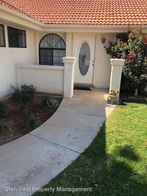 Building Photo - 3 br, 2 bath  - 275 S. Valley View Dr #65