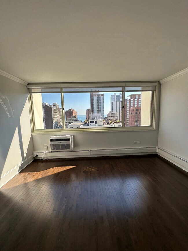 Foto del edificio - 1350 N Dearborn St