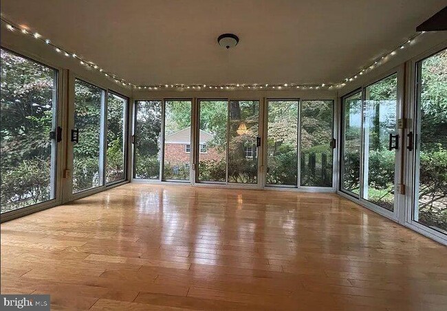 Building Photo - 3637 38th St N