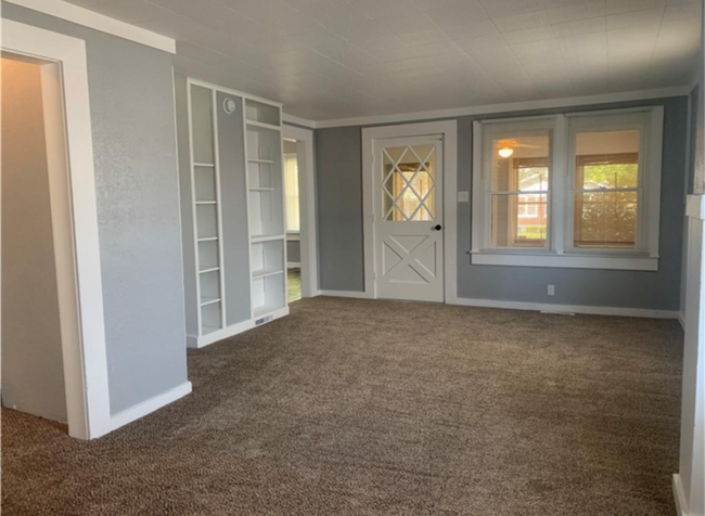 Foto del edificio - Cozy & Spacious Beech Grove Home Close to Everything