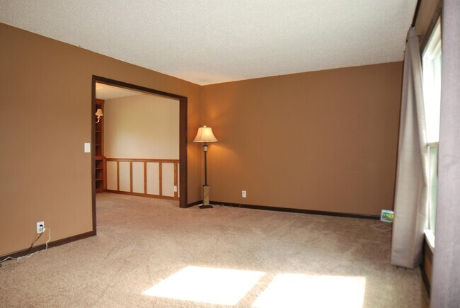 Building Photo - 627 Bartlet Ct NW