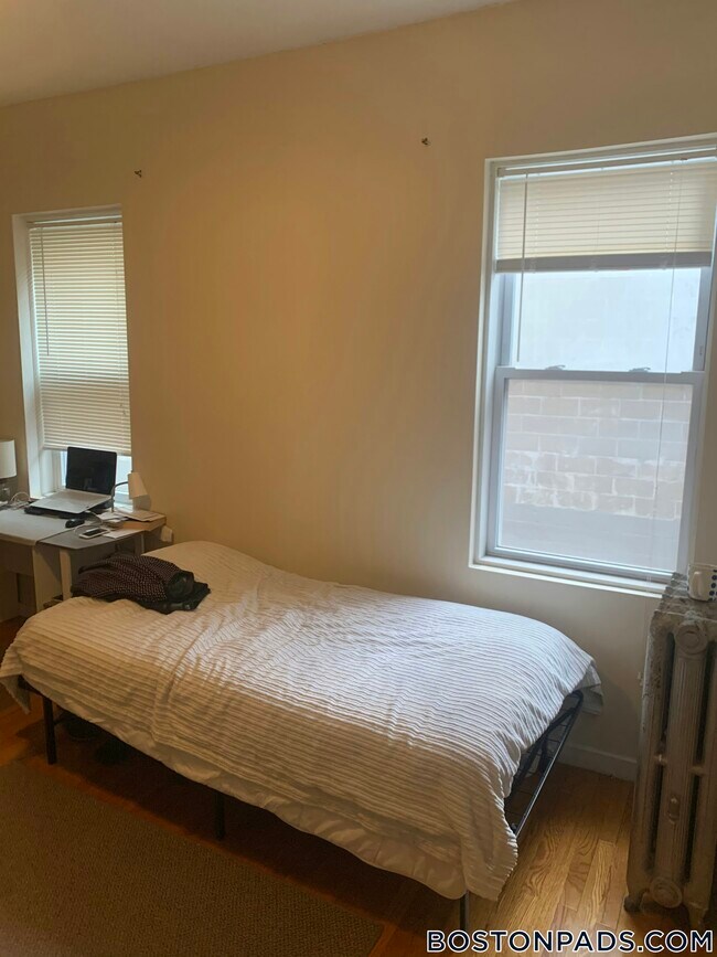 Foto del edificio - 165 Hemenway St