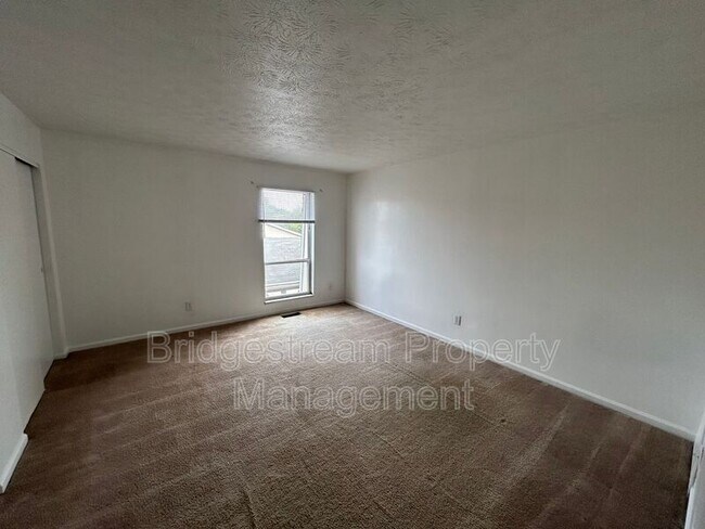 Building Photo - 971 Taylorsview Dr