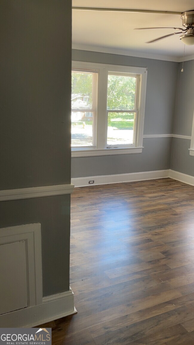 Foto del edificio - 1312 Gillespie Ave