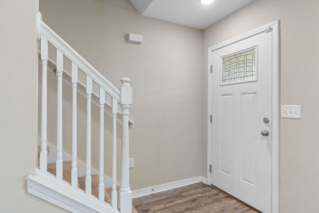 Building Photo - 426 Eisenhower Dr