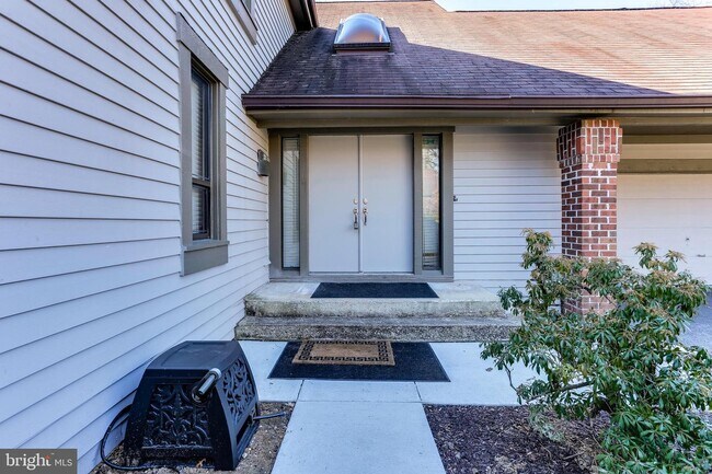 Building Photo - 5 Whitebridge Ct