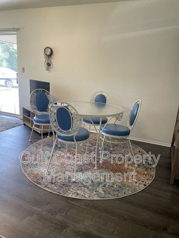 Foto del edificio - 25068 Harbor View Rd