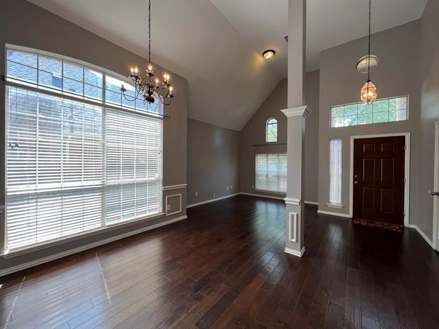 Foto del edificio - 9811 Cliffside Dr