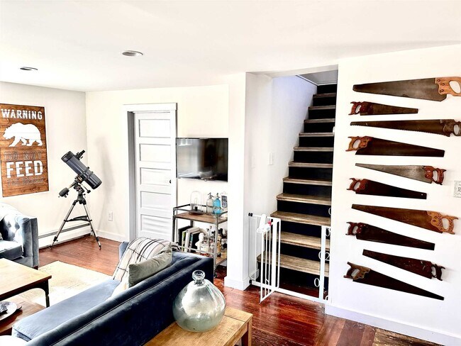 Building Photo - 290 Maverick Rd